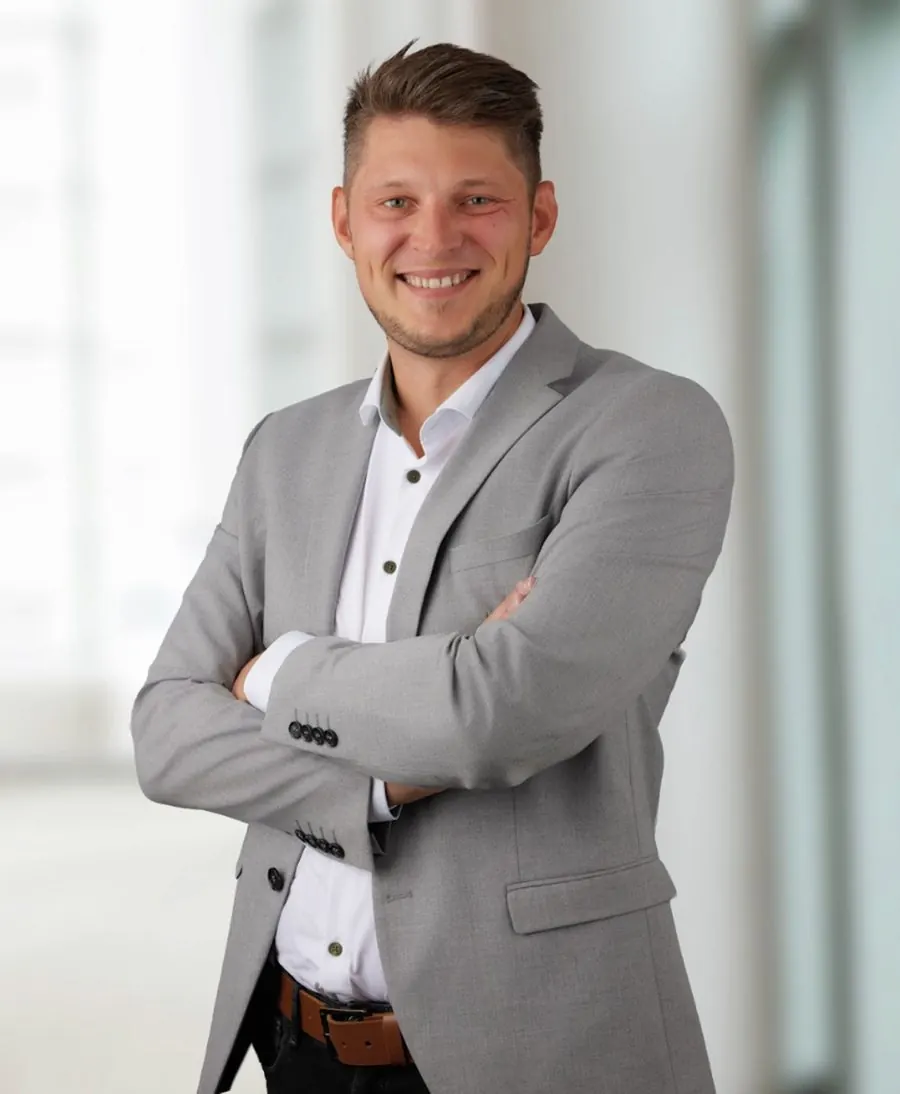 Adrian Buchholz